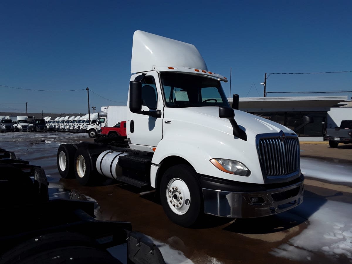2018 Navistar International LT625 DAYCAB T/A 770686