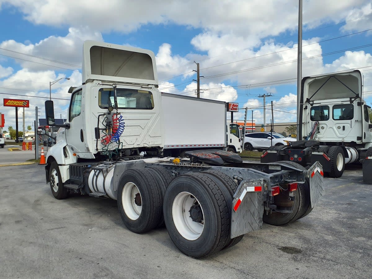 2018 International - image 6