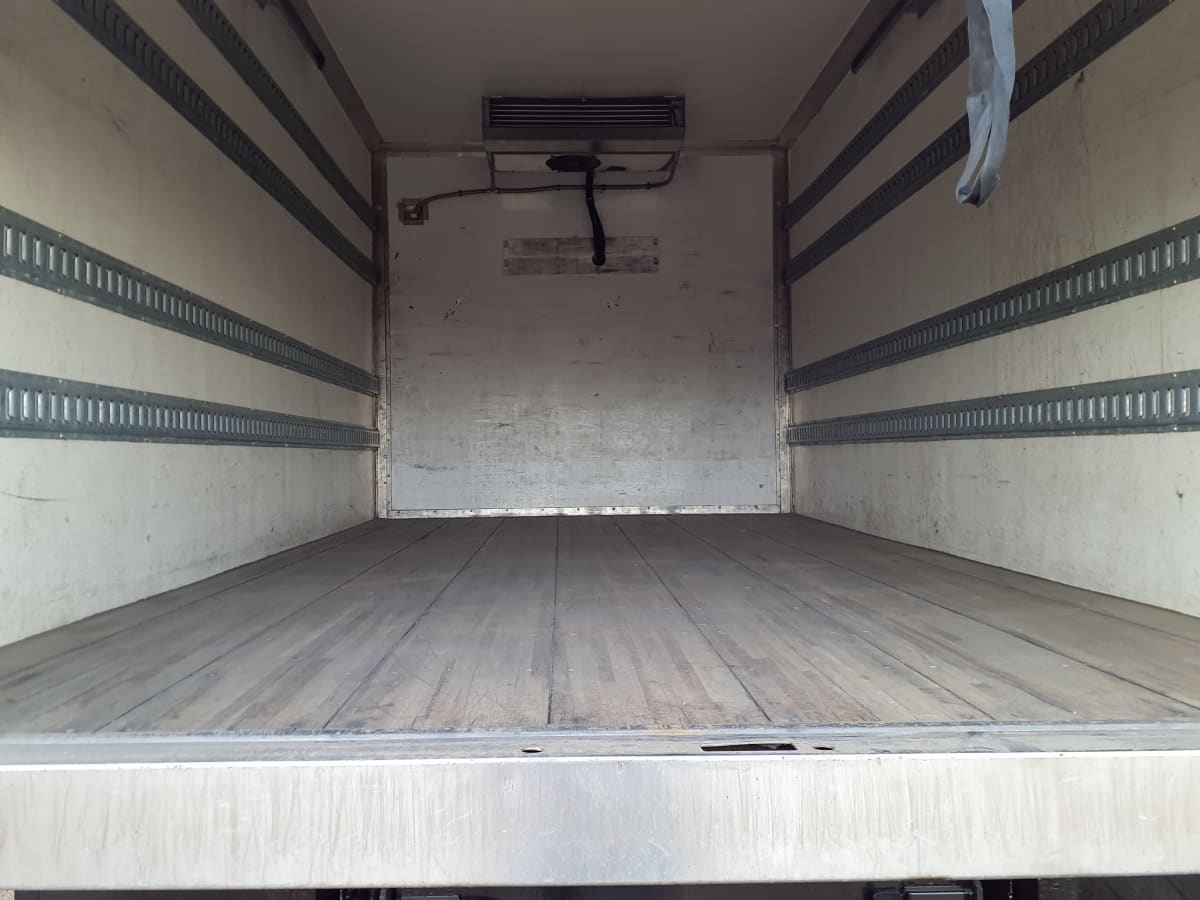 2018 Freightliner M2 106 - image 9