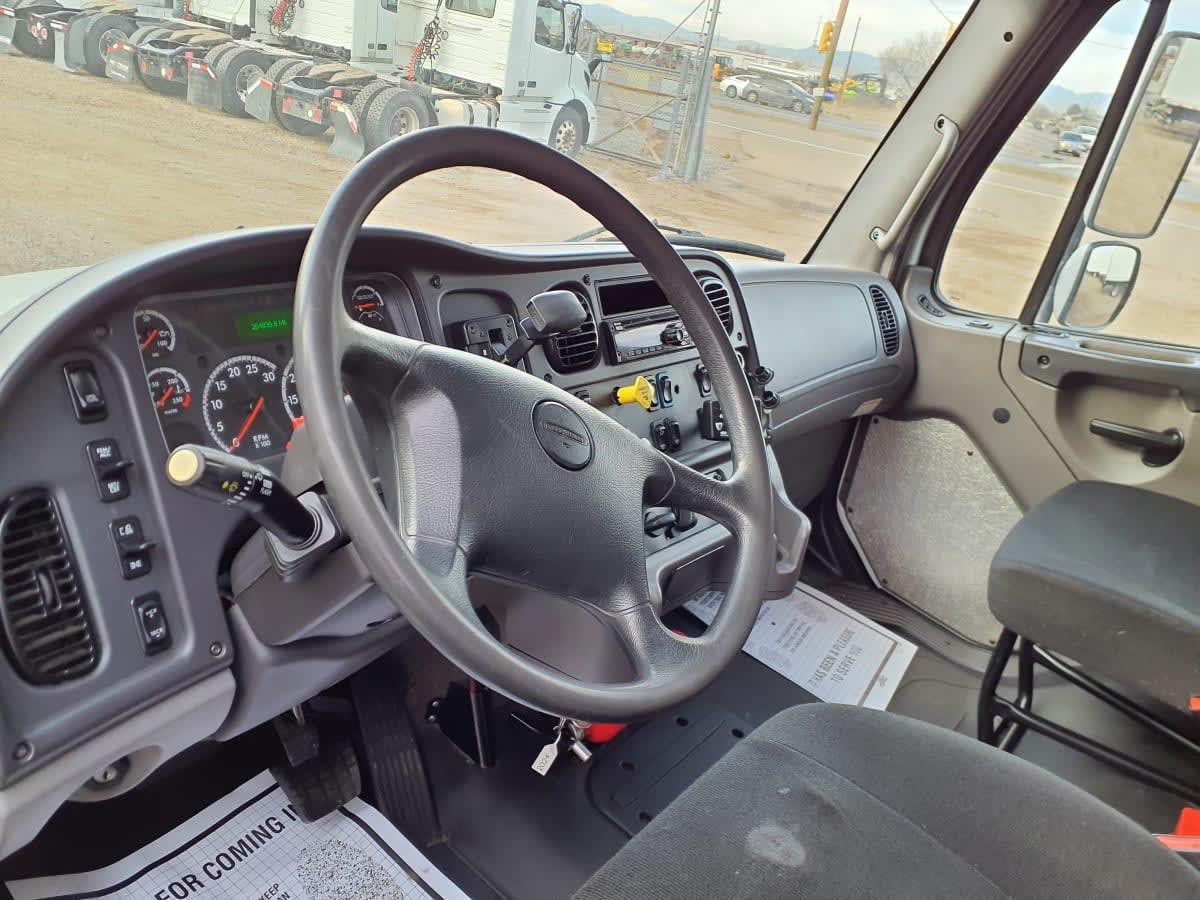 2018 Freightliner M2 106 - image 8