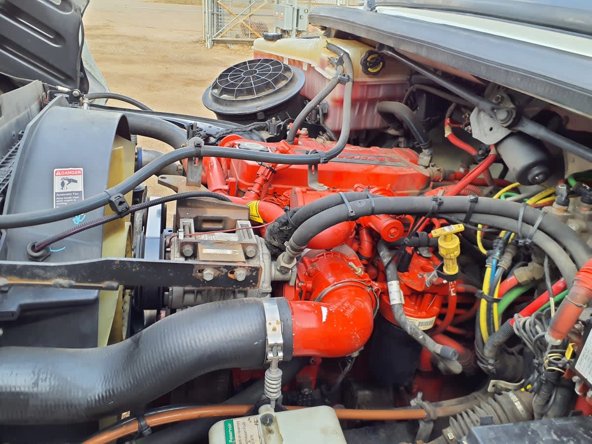 2018 Freightliner M2 106 - image 10