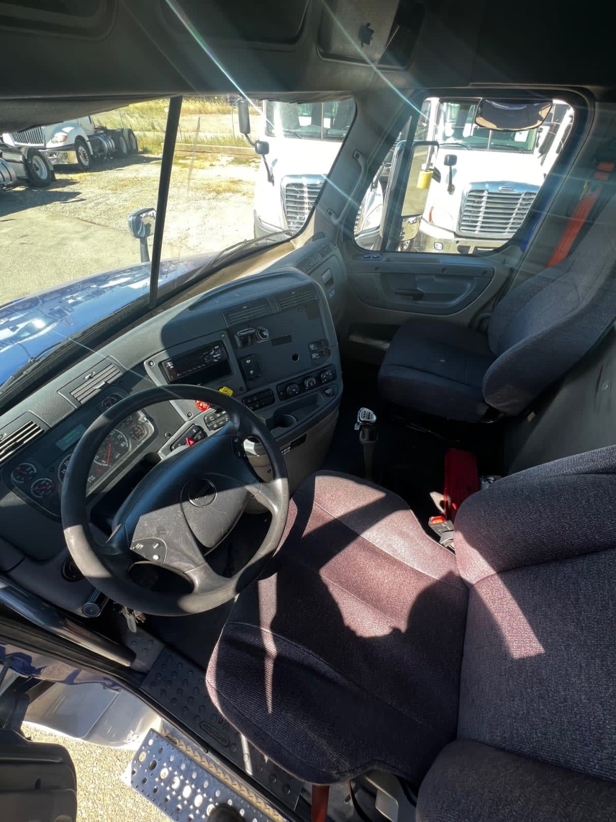 2018 Freightliner Cascadia in West Sacramento, CA — photo 7