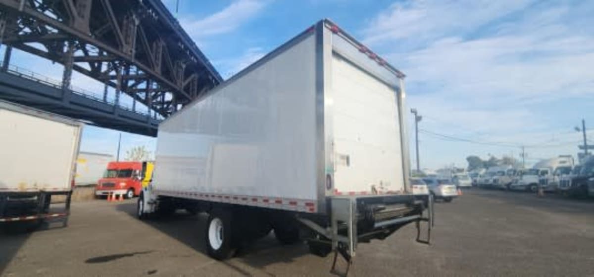 2018 Freightliner/Mercedes M2 106 771685