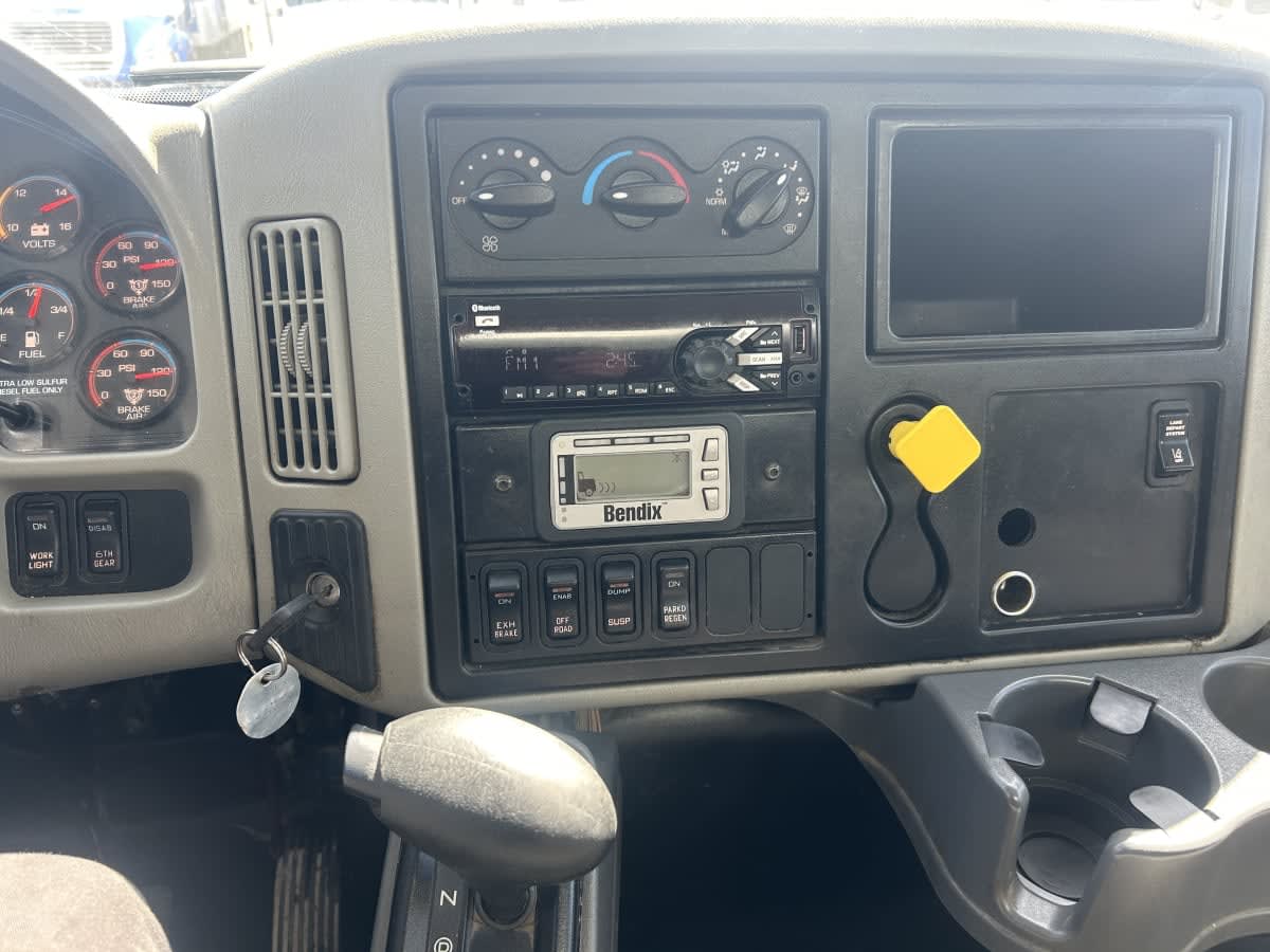 2018 Navistar International 4300 771909