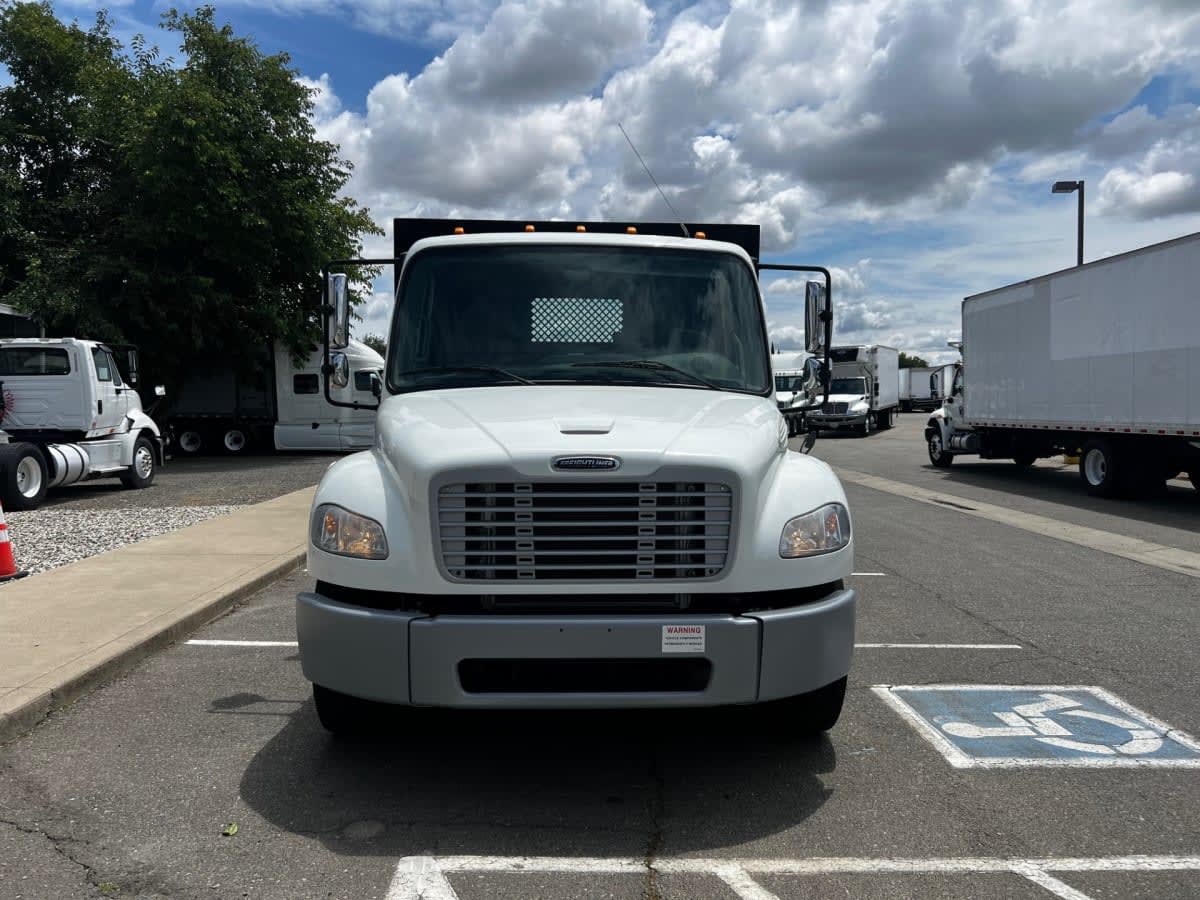 2018 Freightliner M2 106 in West Sacramento, CA — photo 2