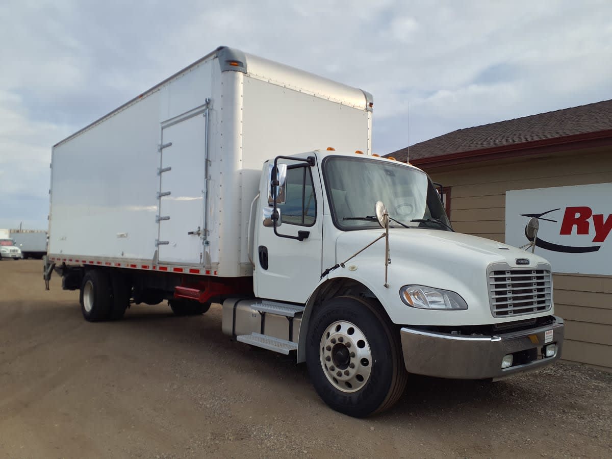 2018 Freightliner M2 106 - image 3