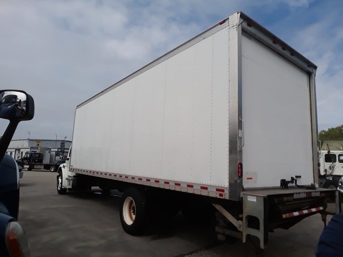 2018 Freightliner M2 106 774071