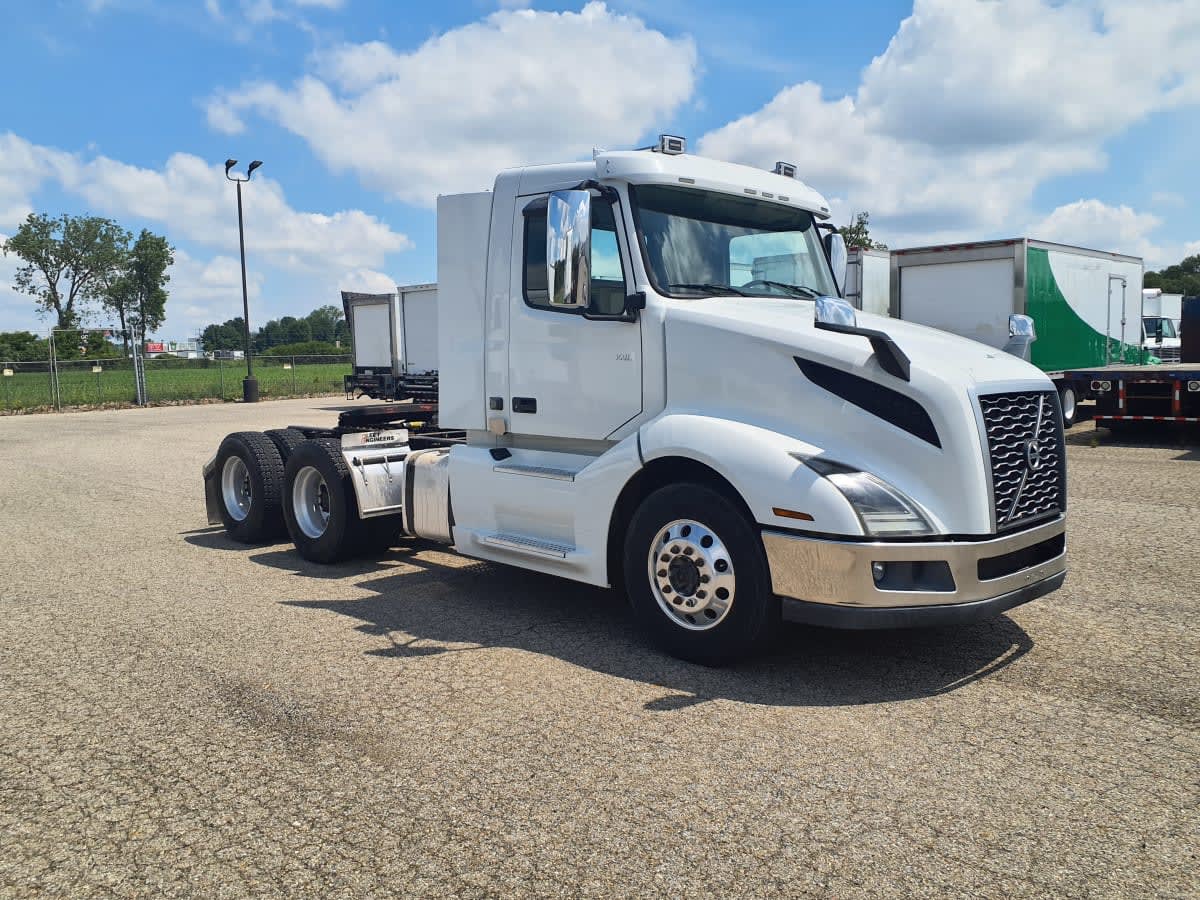 2018 Volvo VNL 860 in Wayland, MI — photo 3