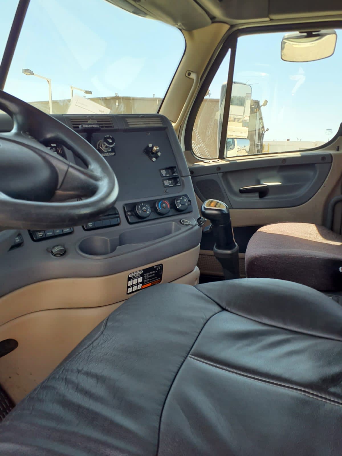 2018 Freightliner - image 7