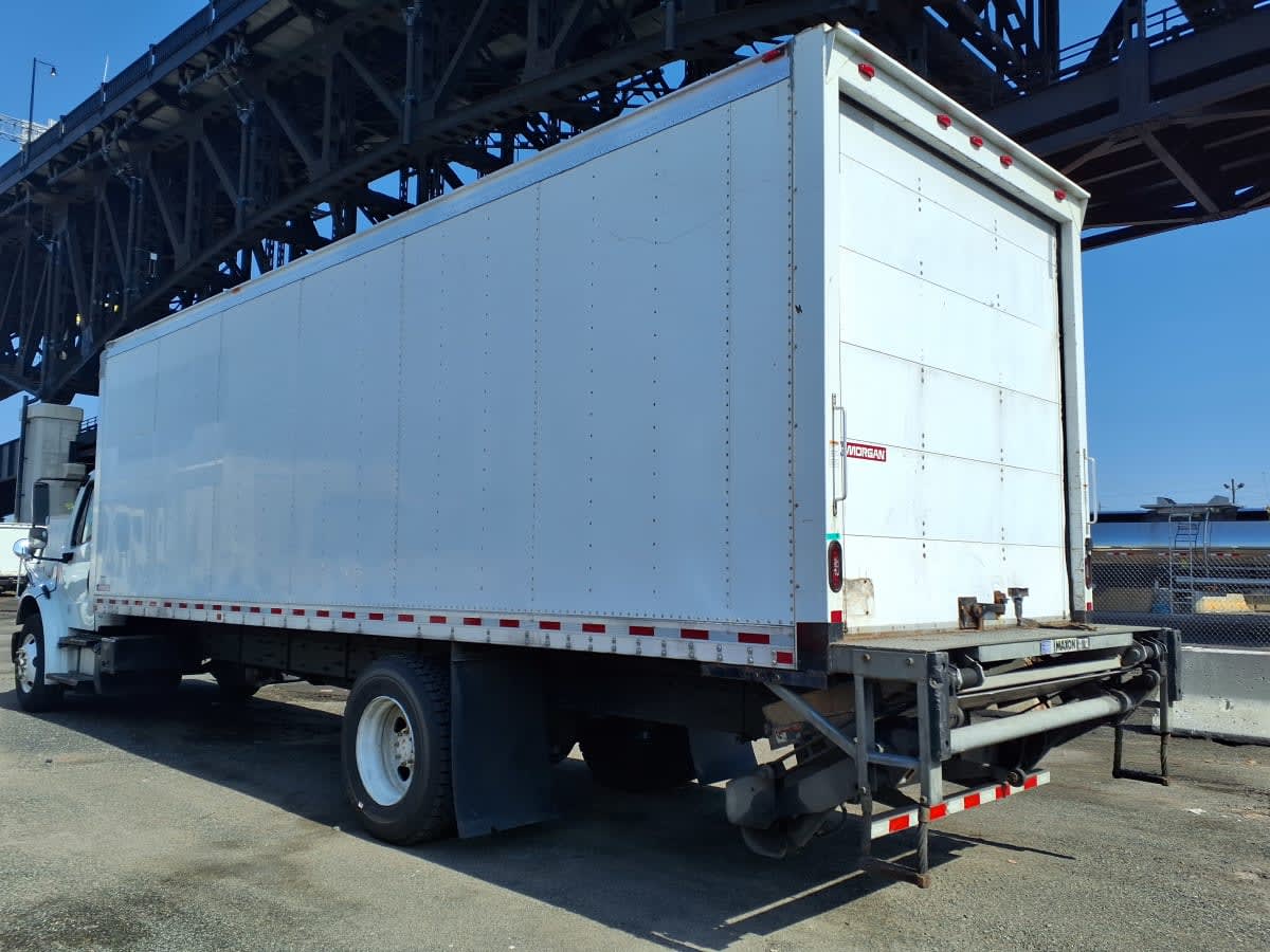 2018 Freightliner M2 106 774546