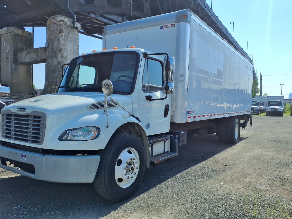 2018 Freightliner M2 106 774546
