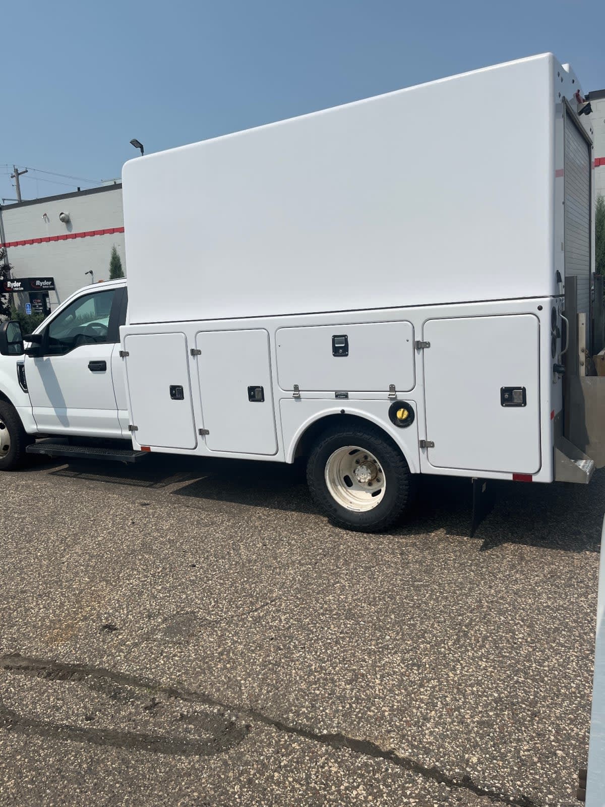 2017 Ford Motor Company F350 774594