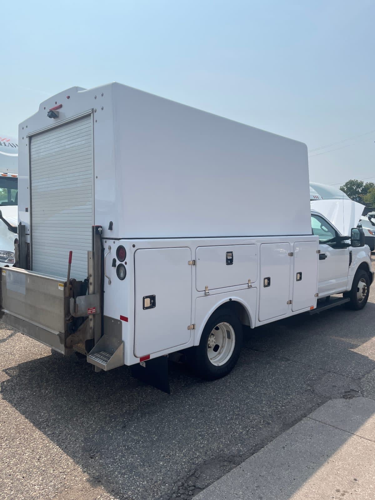 2017 Ford Motor Company F350 774594