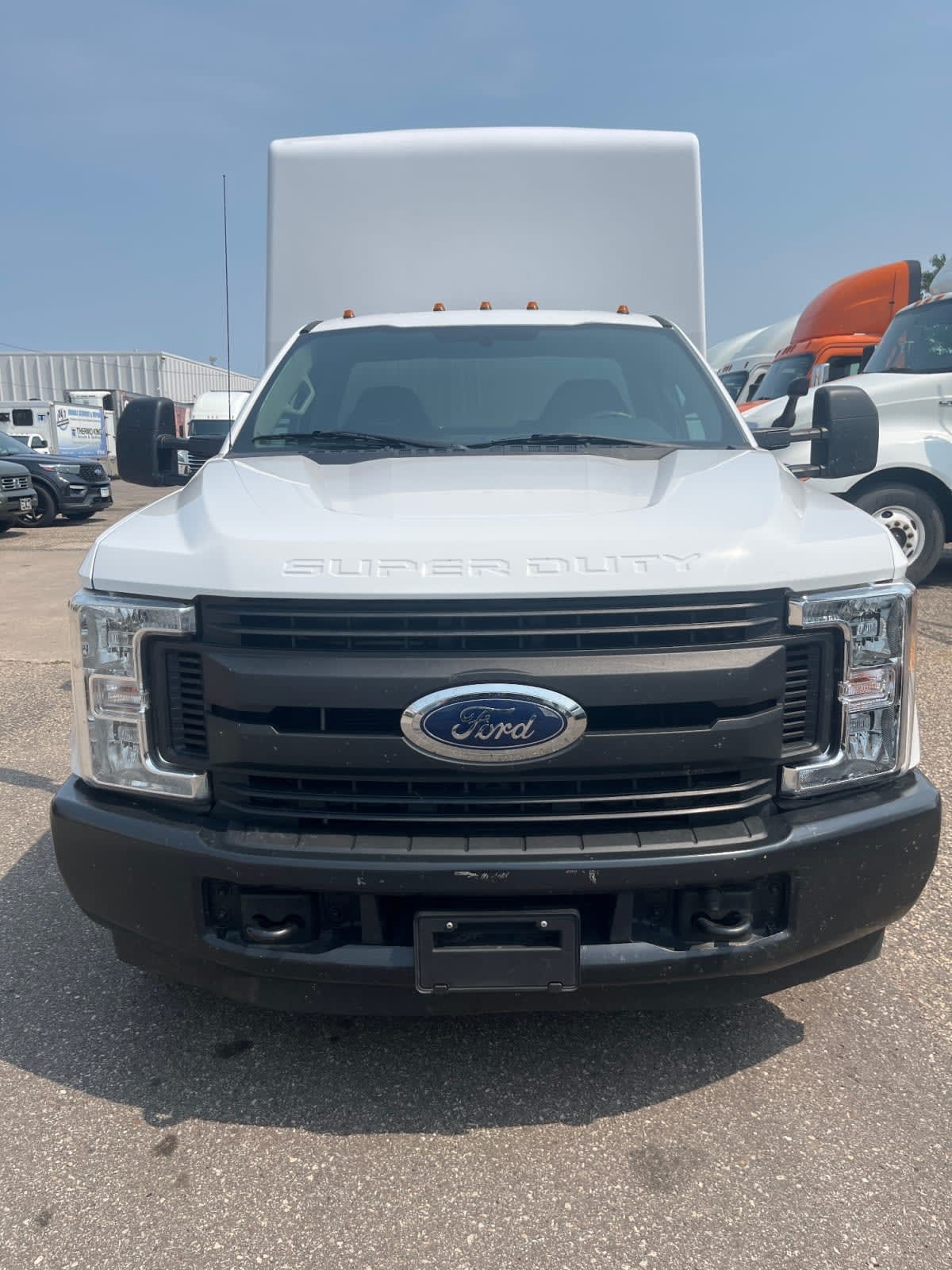2017 Ford Motor Company F350 774594