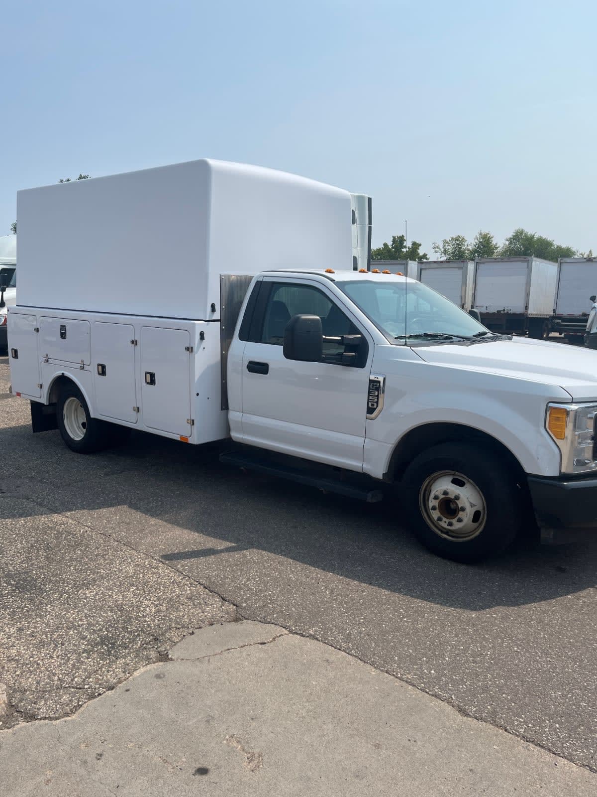 2017 Ford Motor Company F350 774594