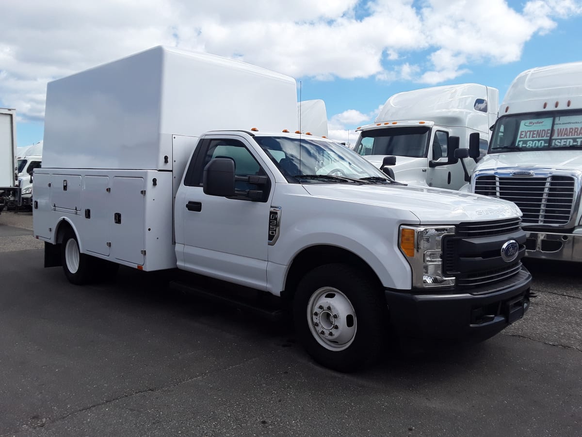 2017 Ford Motor Company F350 774595