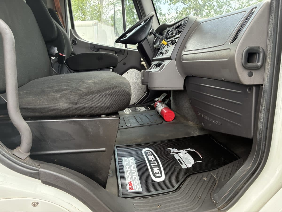 2018 Freightliner/Mercedes M2 106 774679