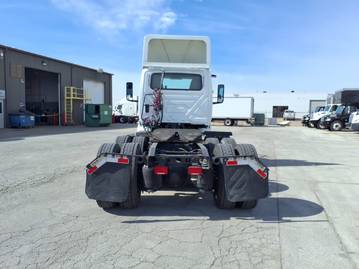 2018 International - image 5