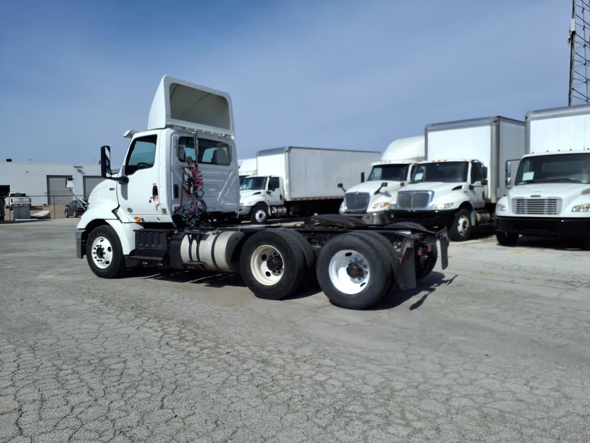 2018 International - image 6