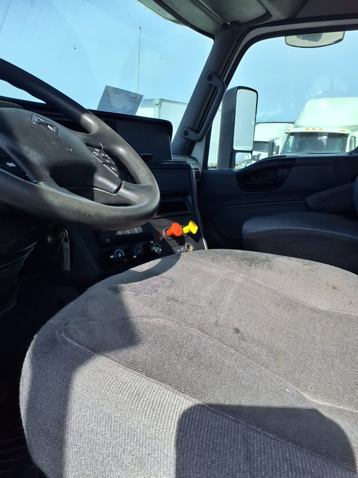 2018 International - image 7