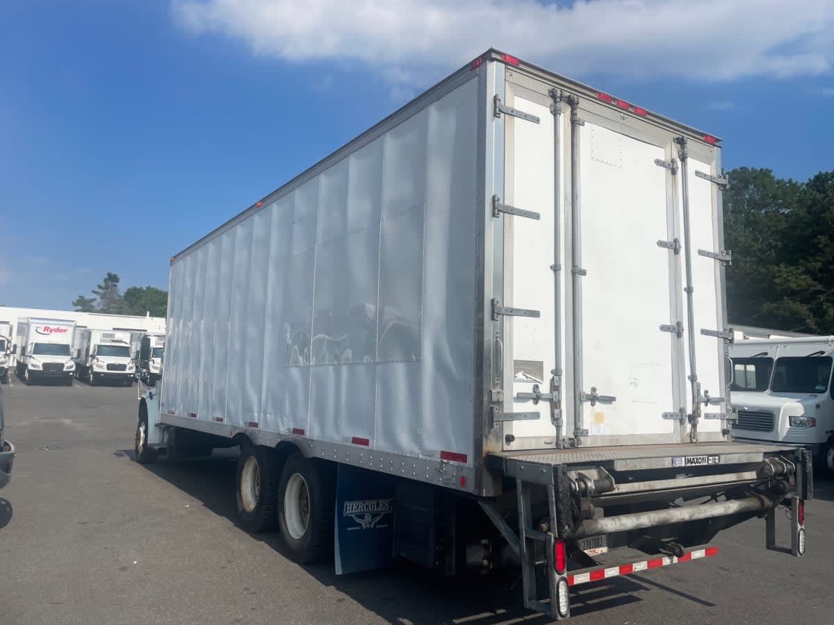 2018 Freightliner M2 106 775301