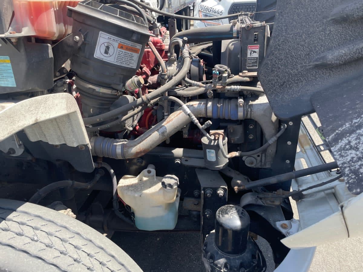 2018 Freightliner M2 106 775304