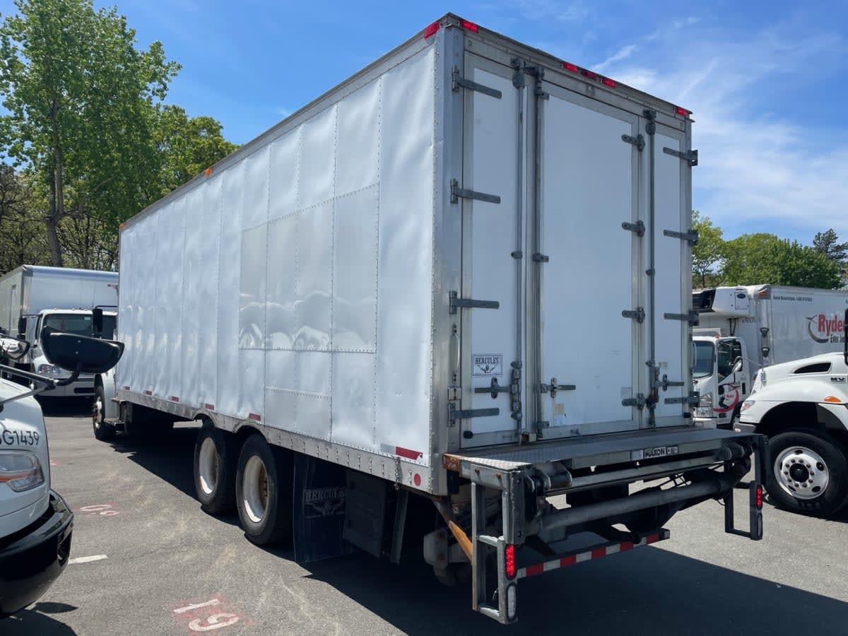 2018 Freightliner M2 106 775304