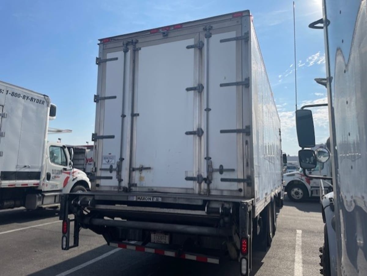 2018 Freightliner M2 106 775305