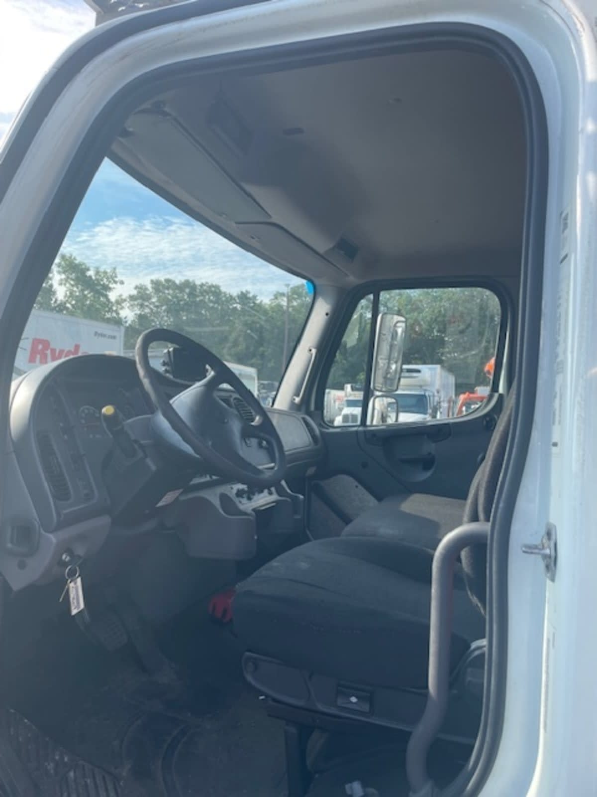 2018 Freightliner M2 106 775305