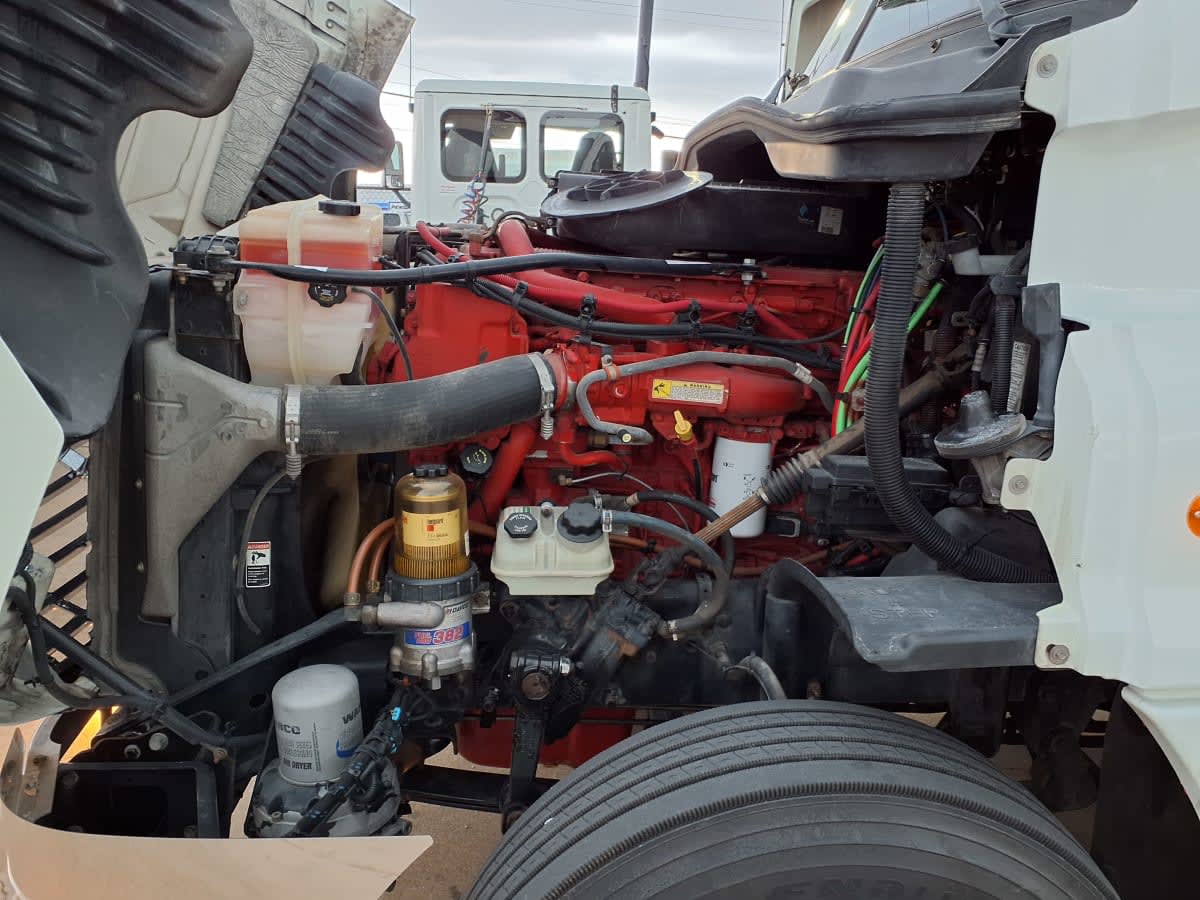 2016 Freightliner Cascadia in Dallas, TX — photo 8