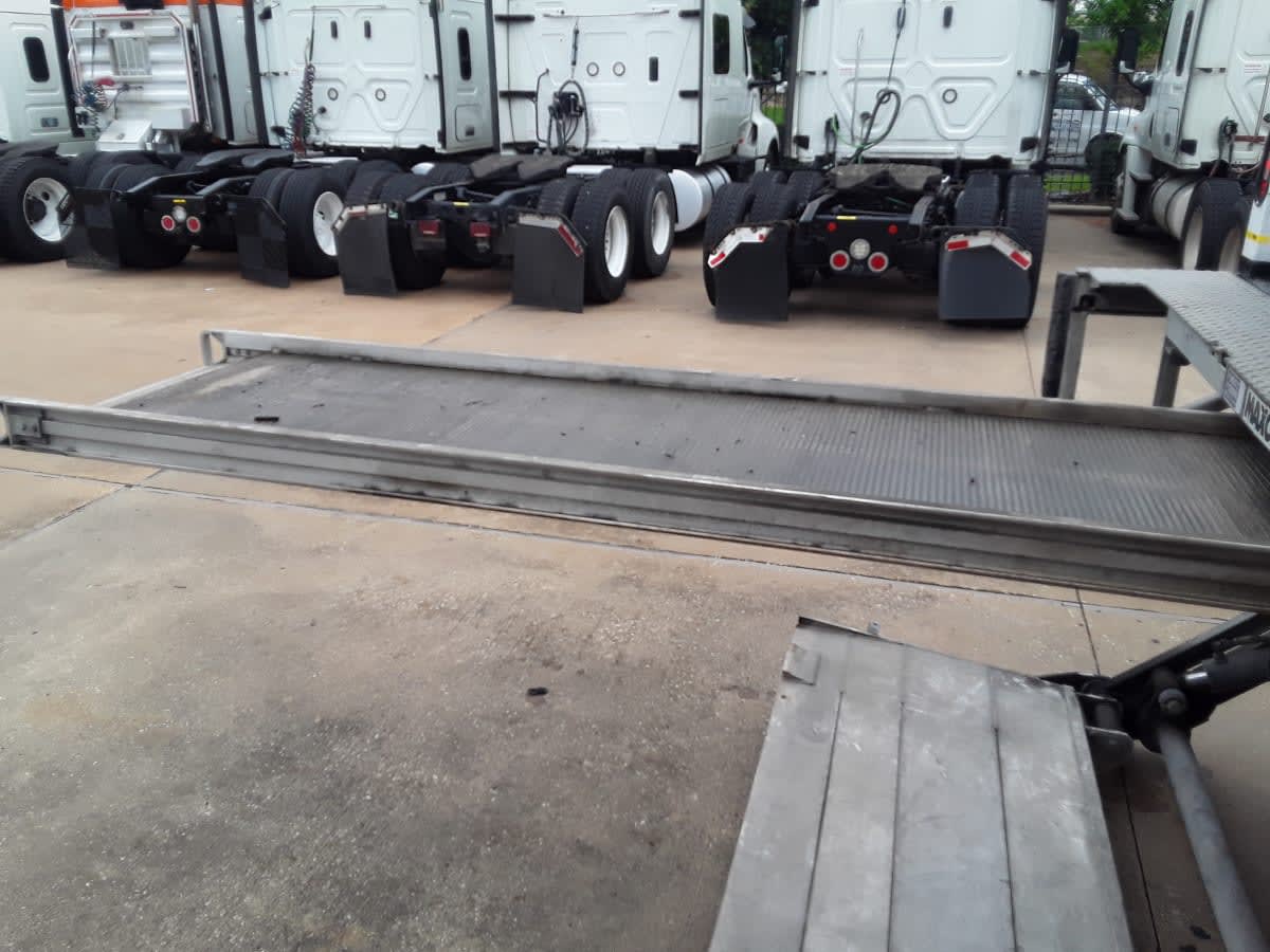 2018 Freightliner M2 106 775673