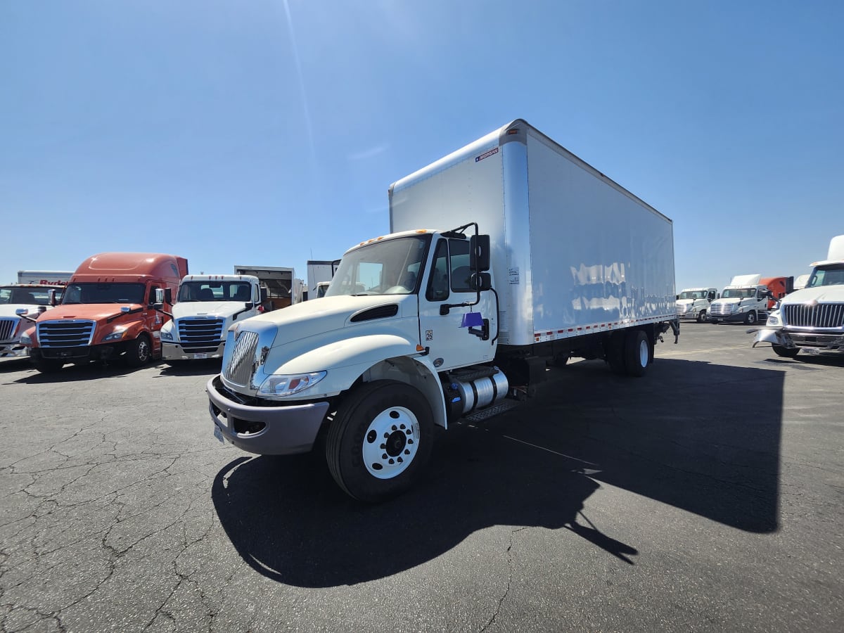 2018 Navistar International 4300 776052