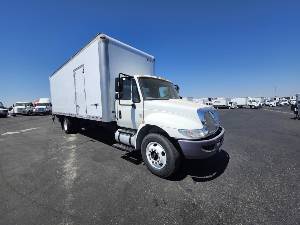 2018 Navistar International 4300 776052