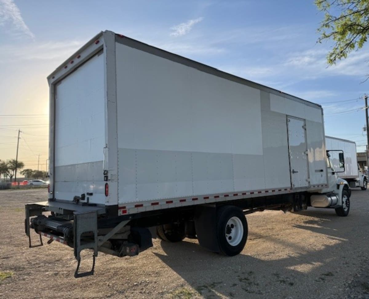 2018 Navistar International 4300 776068