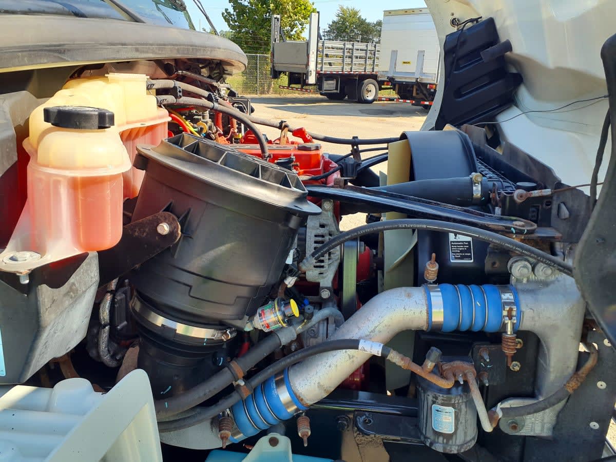 2018 Freightliner M2 106 776458
