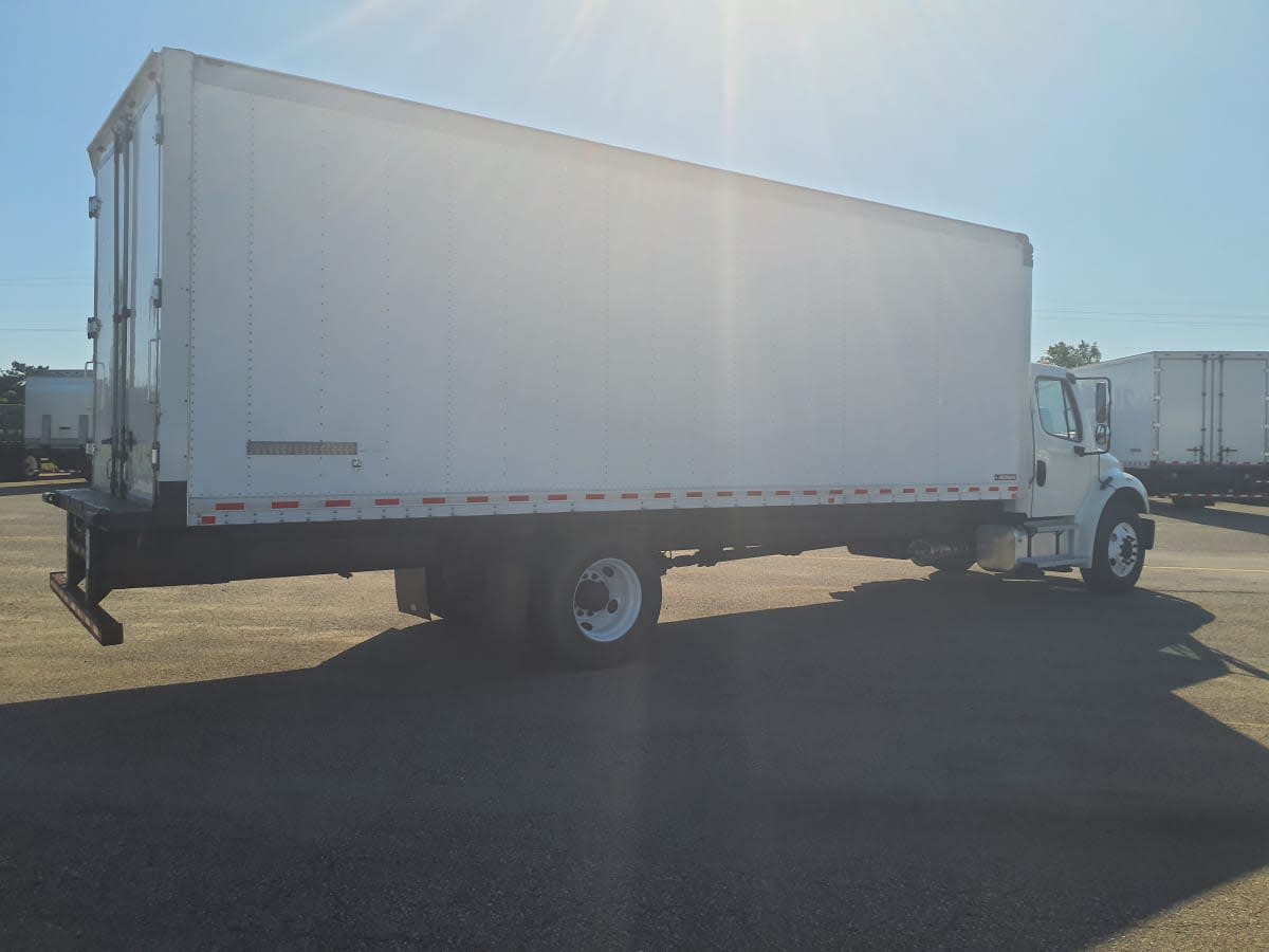 2018 Freightliner M2 106 776558