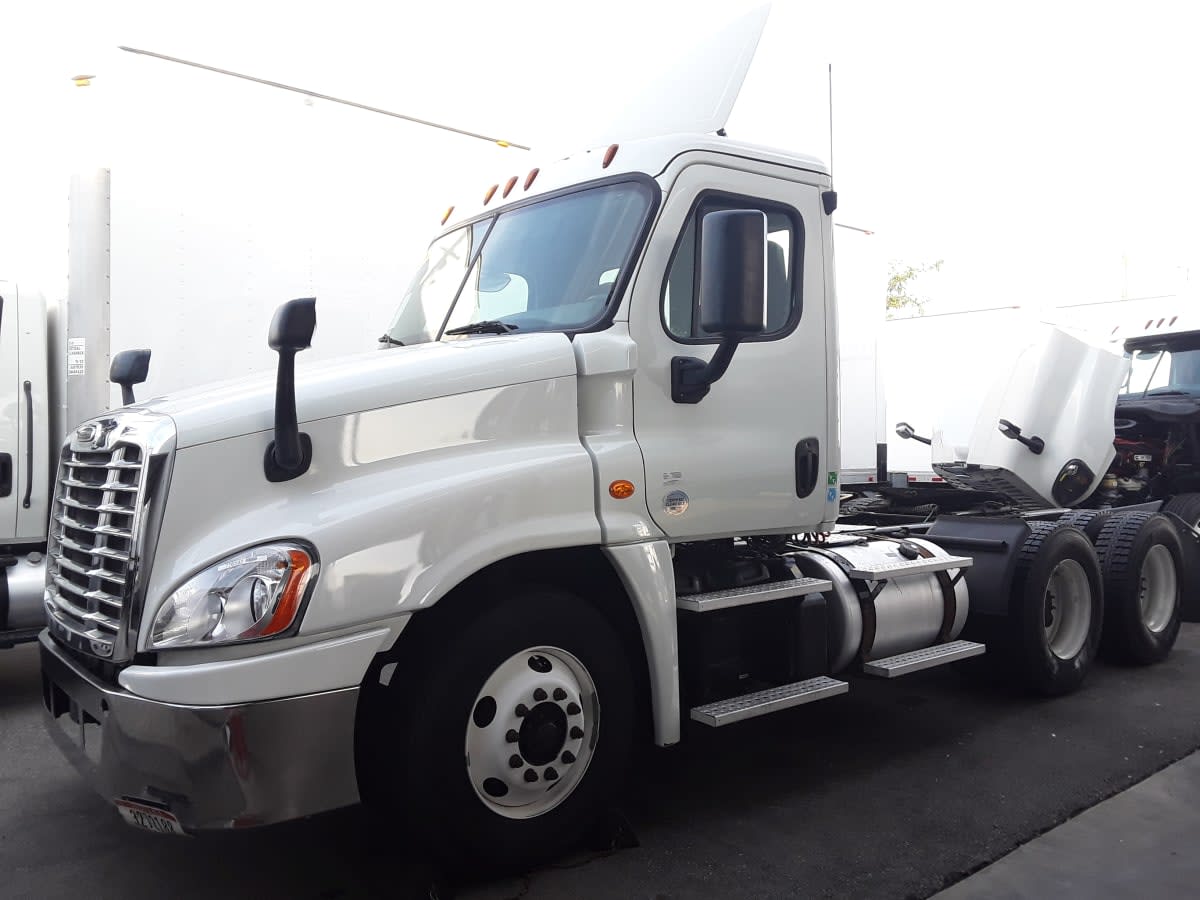 2018 Freightliner - image 1