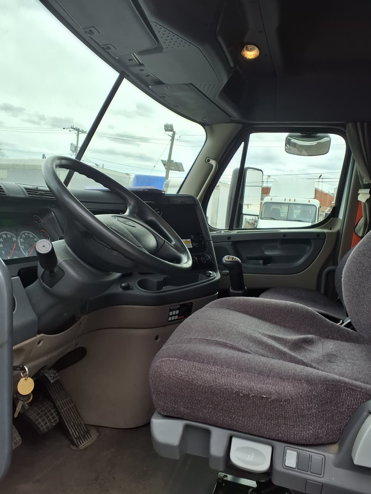 2018 Freightliner - image 7