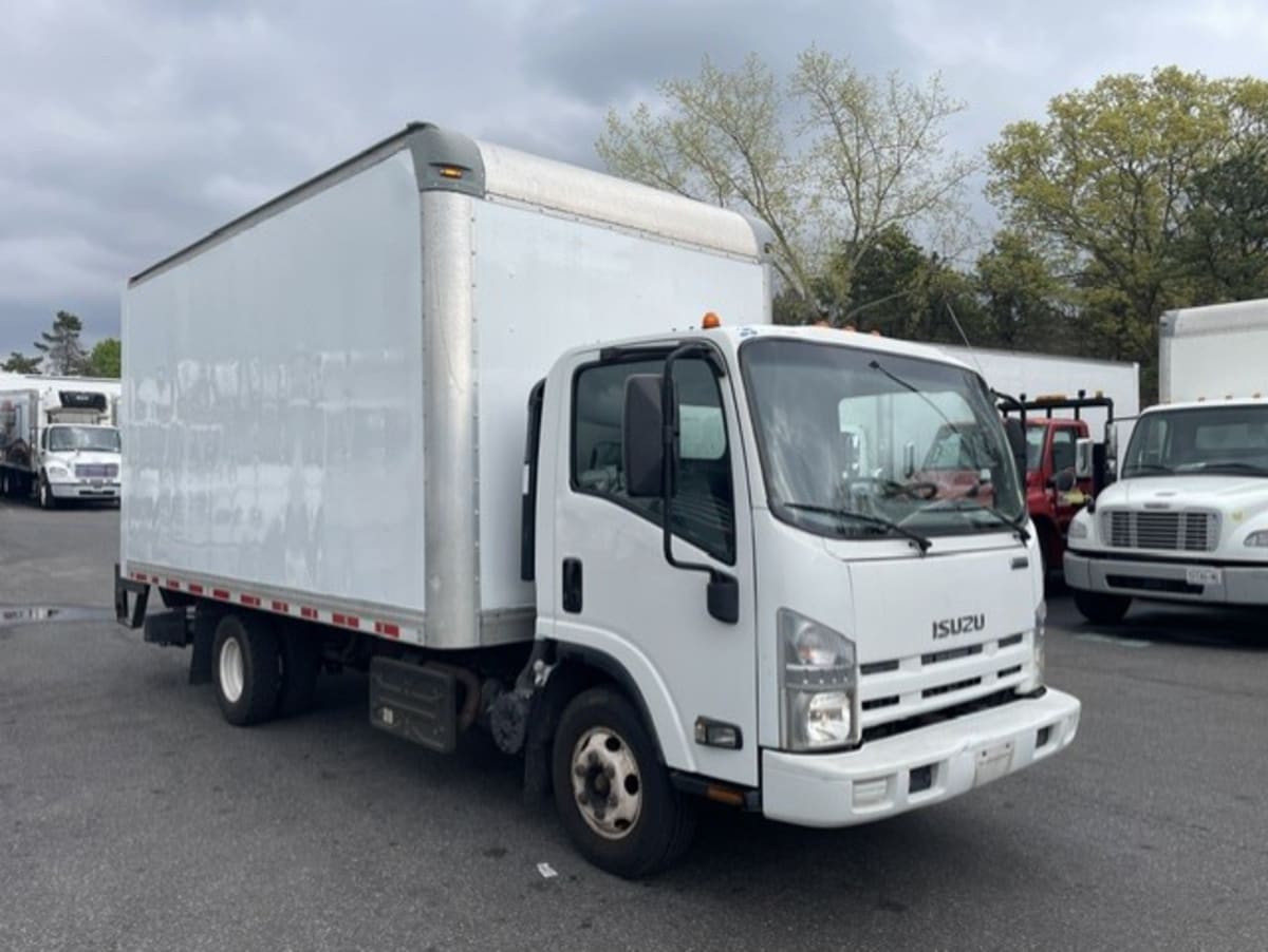 2018 Isuzu NPR HD 777025