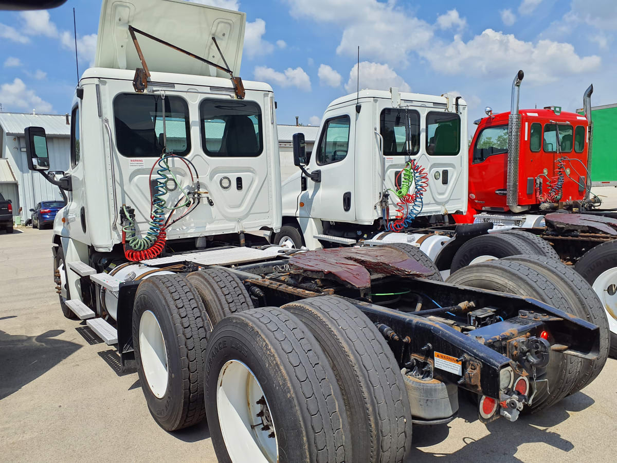 2018 Freightliner CASCADIA 125 777117