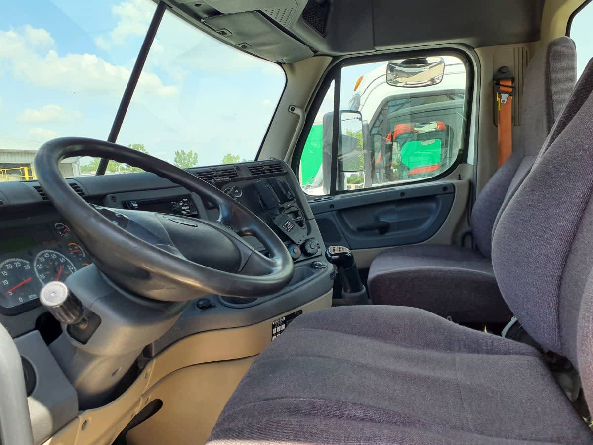2018 Freightliner CASCADIA 125 777117