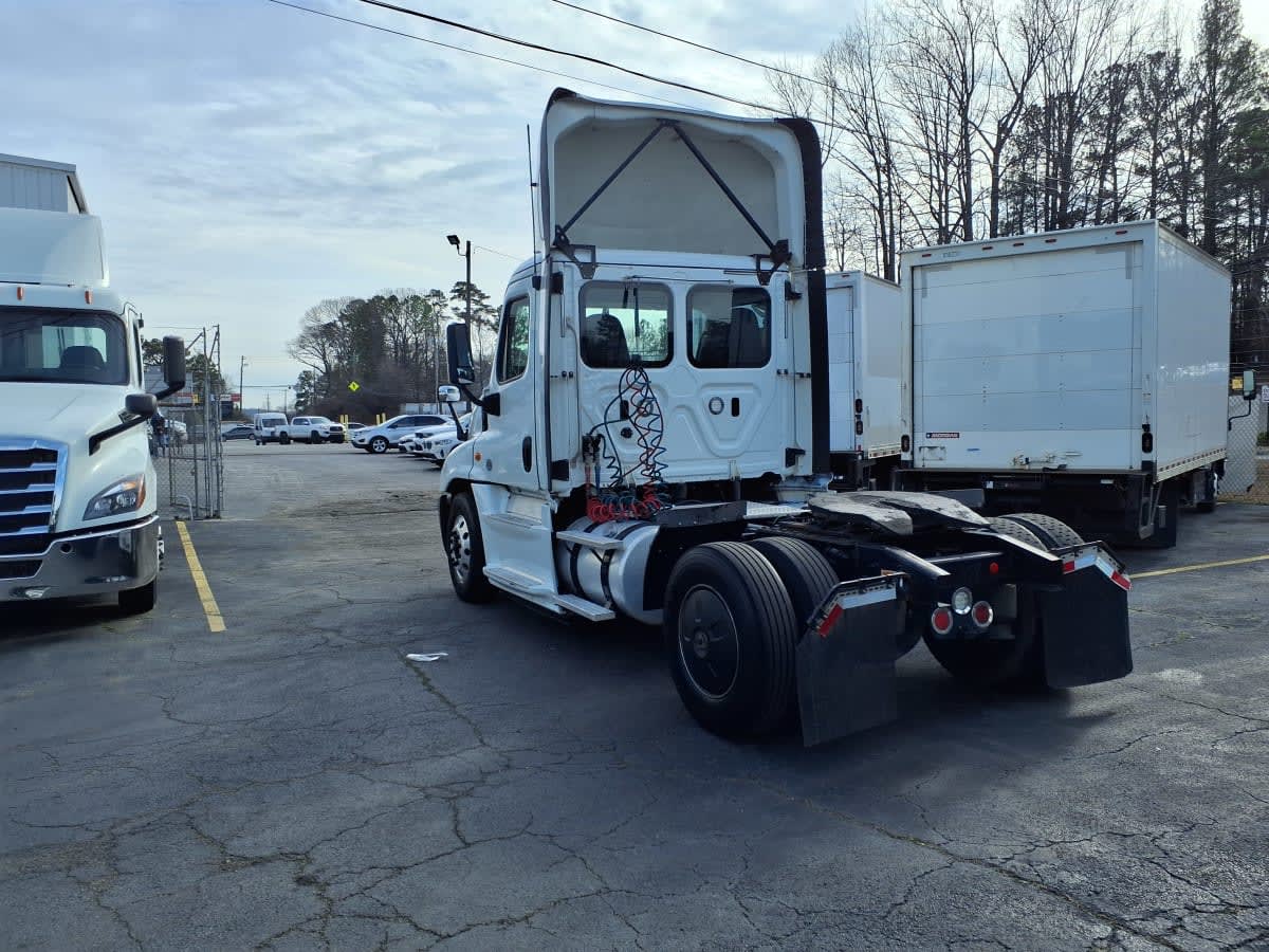 2018 Freightliner - image 6