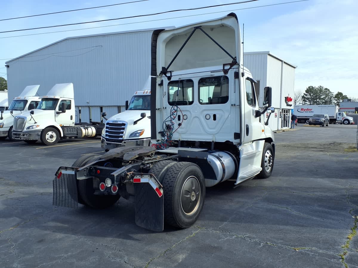 2018 Freightliner - image 4