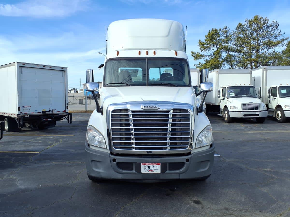 2018 Freightliner - image 2