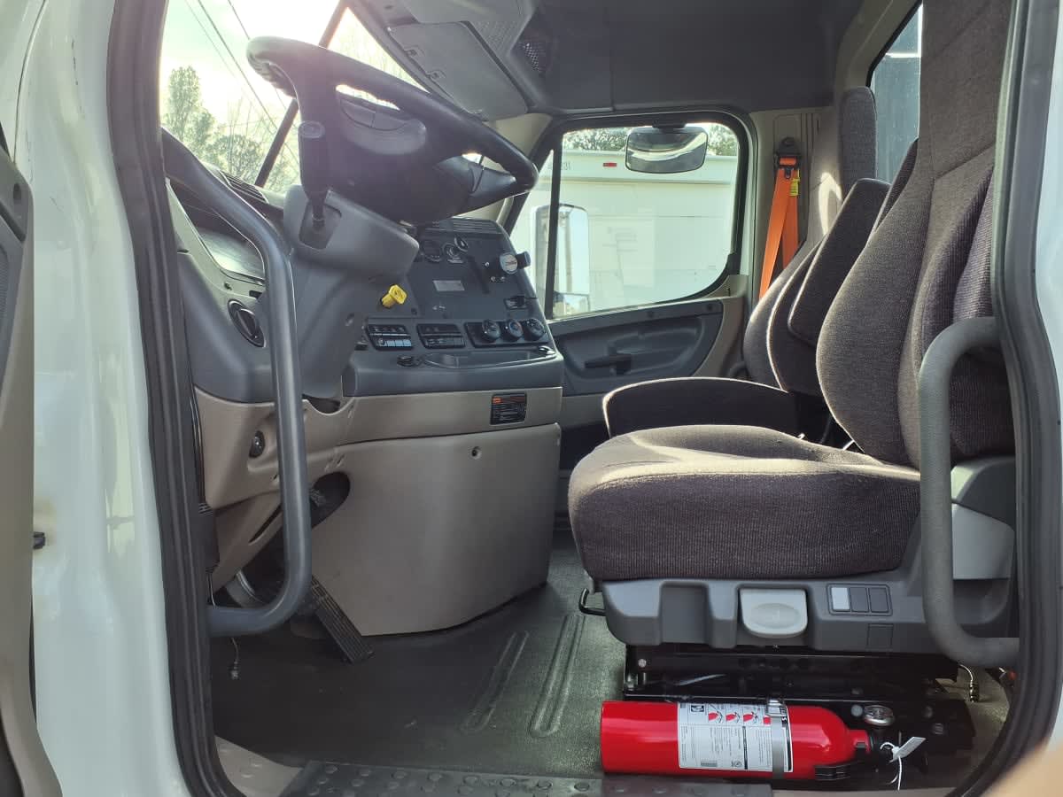 2018 Freightliner - image 7