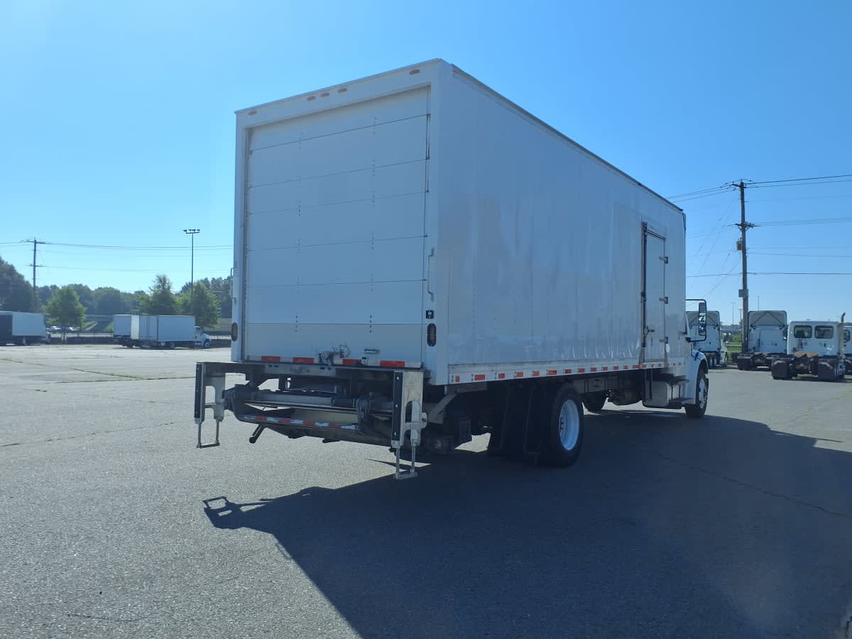 2018 Freightliner M2 106 in North Little Rock, AR — photo 4