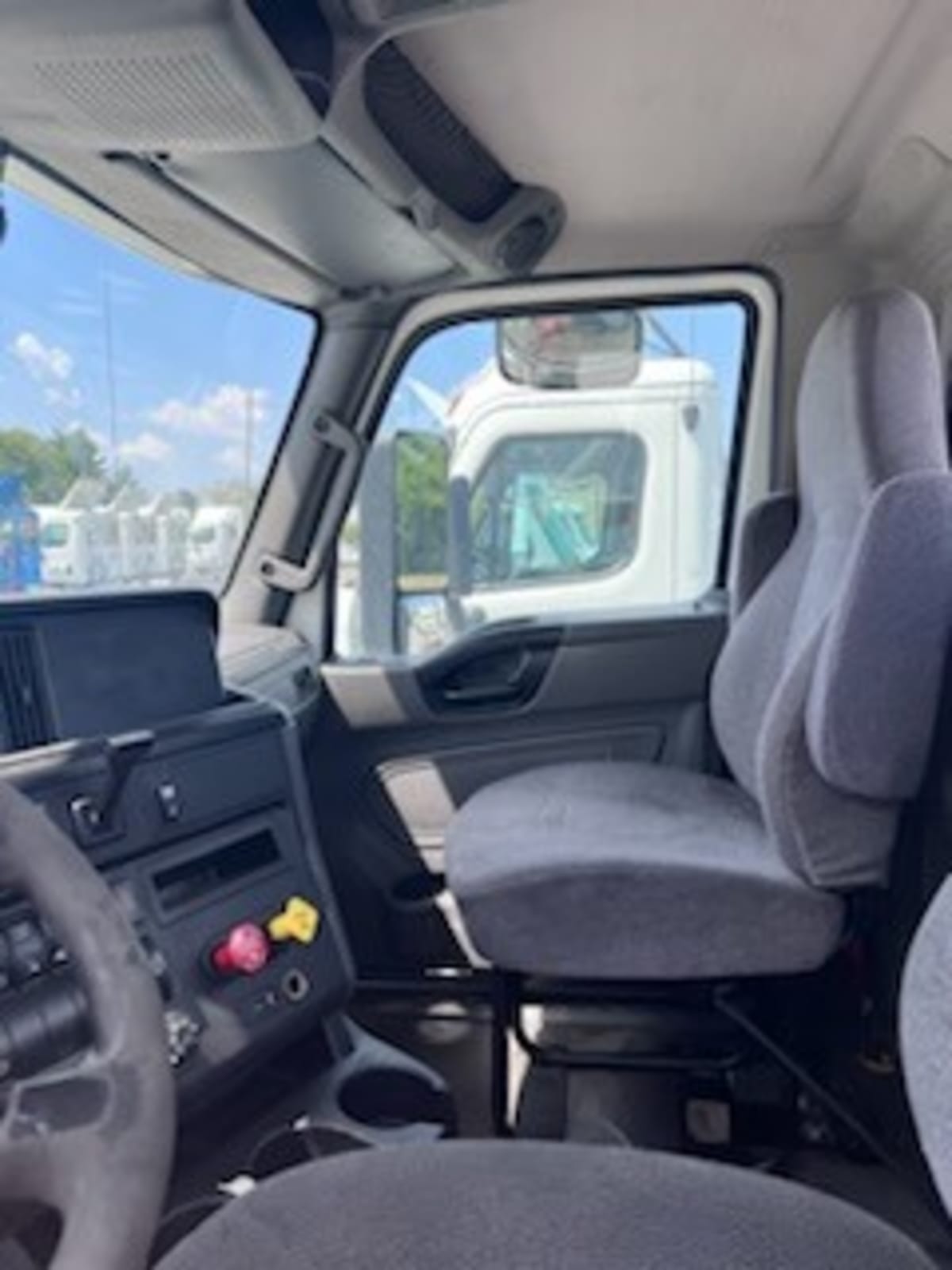 2018 Navistar International LT625 DAYCAB T/A 778046