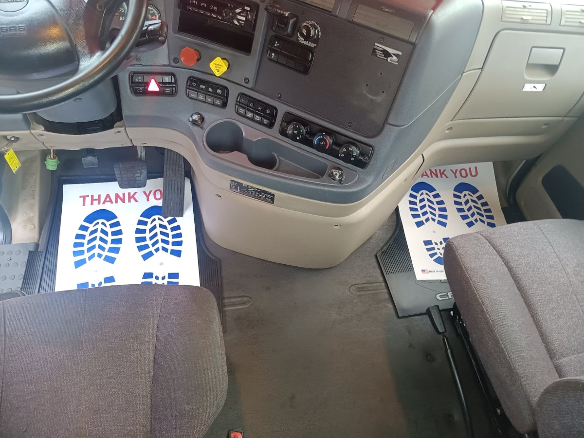 2018 Freightliner - image 7