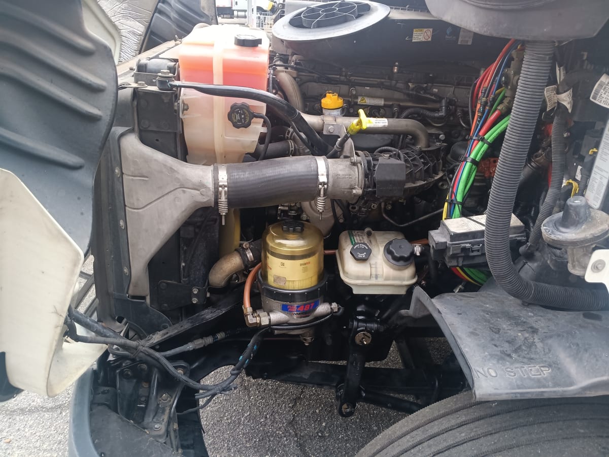 2018 Freightliner - image 8