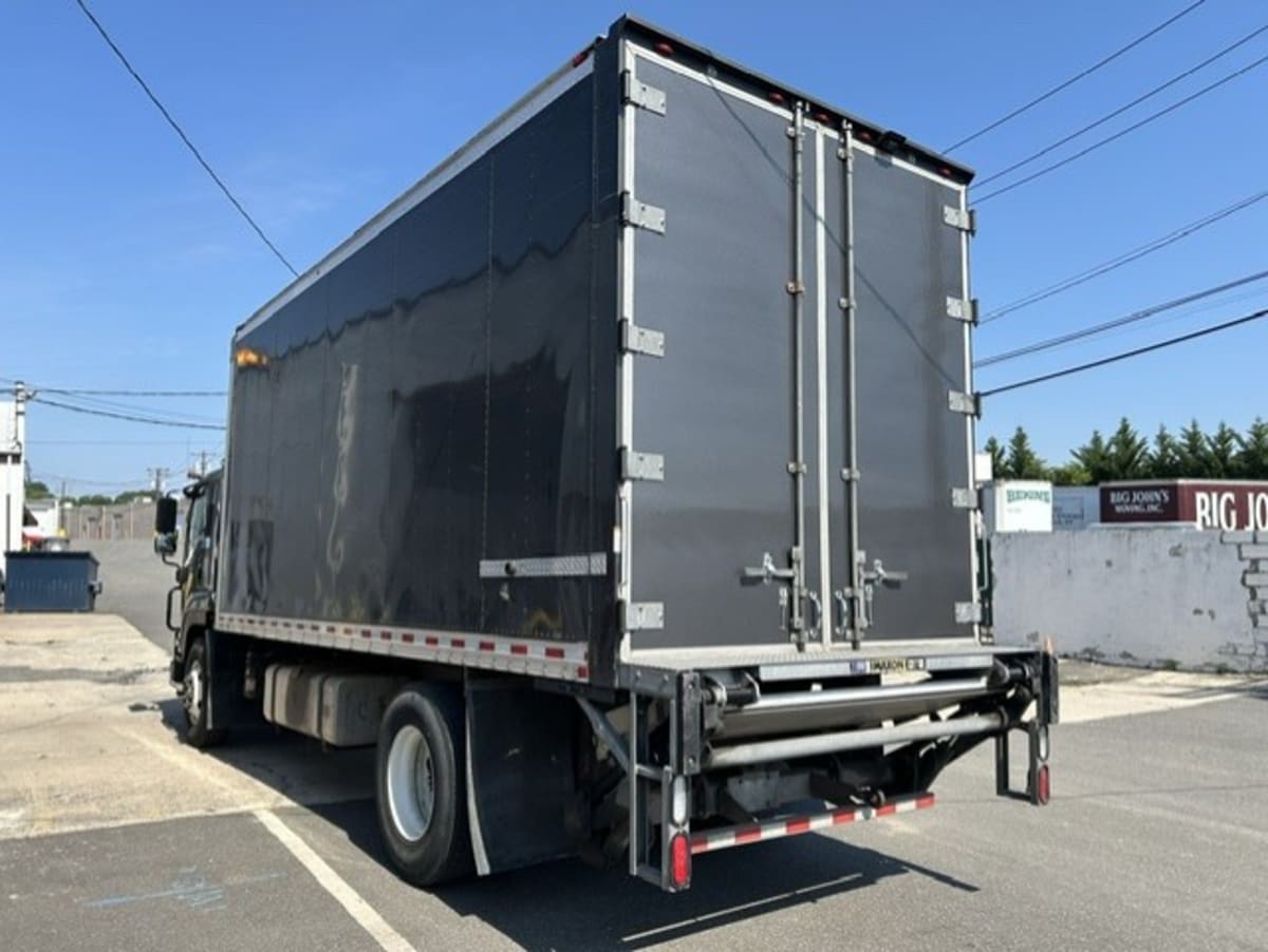 2018 Isuzu FTR in Farmingdale, NY — photo 6